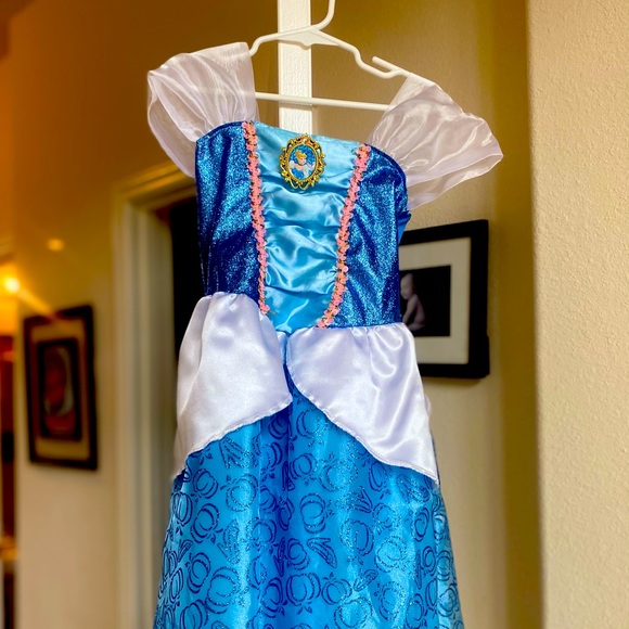 Cinderella princess dress fits Girls 4-6 - Picture 1 of 5